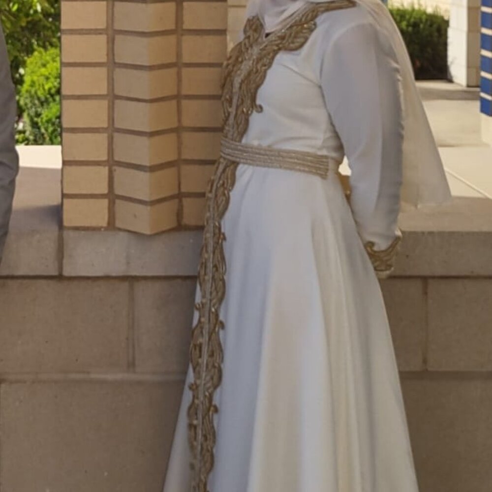 Elegant Cream and Gold Maxi Dress - Picture 3 of 4